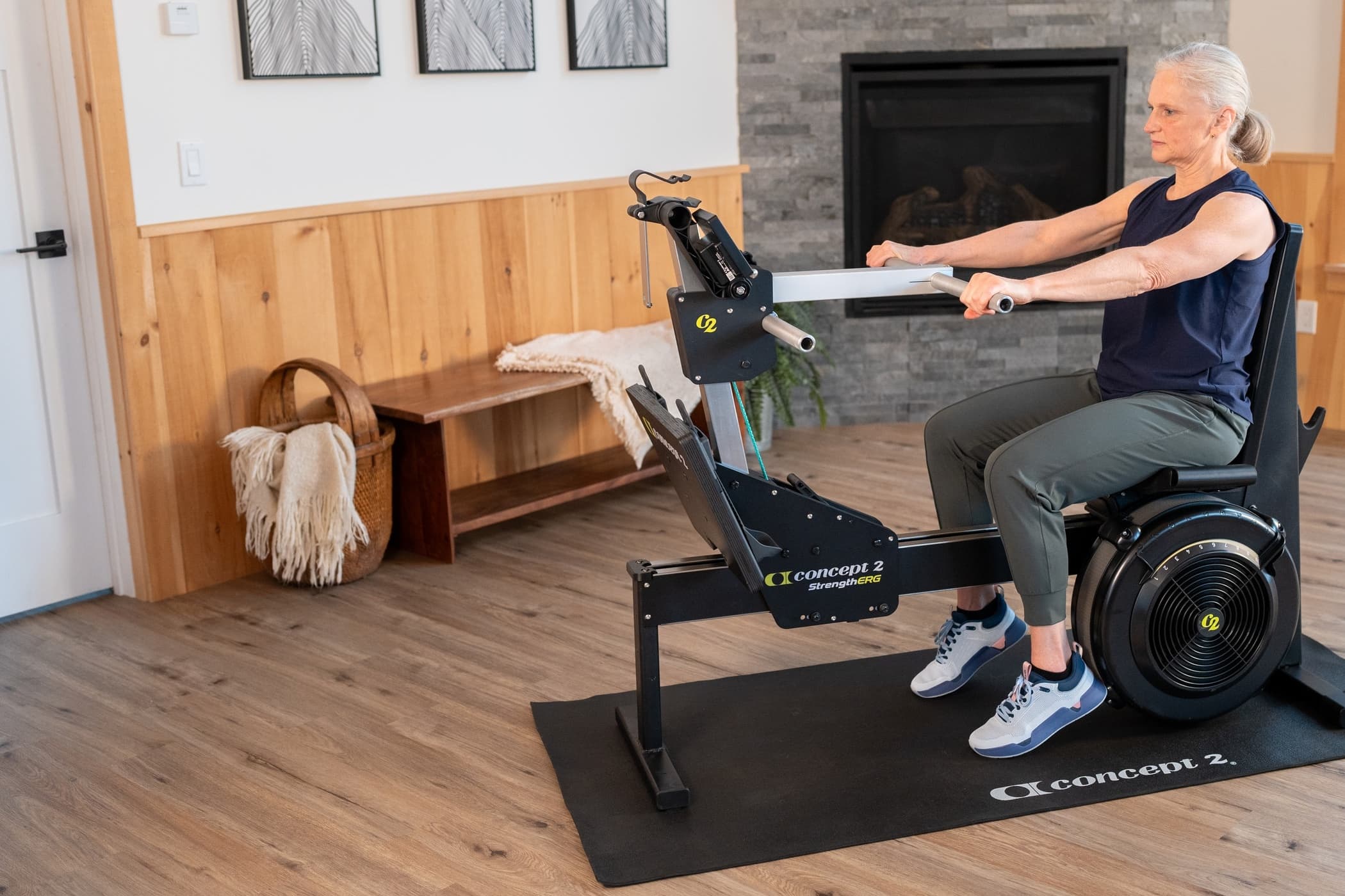 Women doing the Chest Press on a StrengthErg